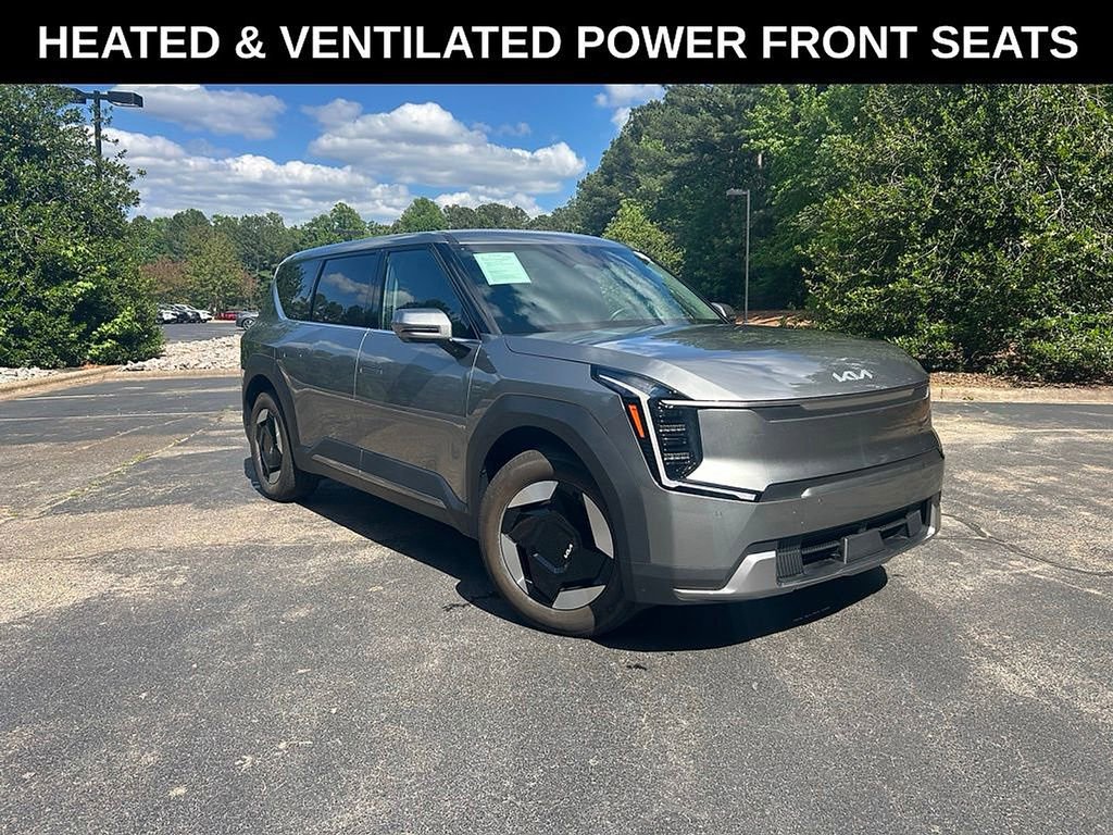 Used 2024 Kia EV9 Light Long Range RWD image 2