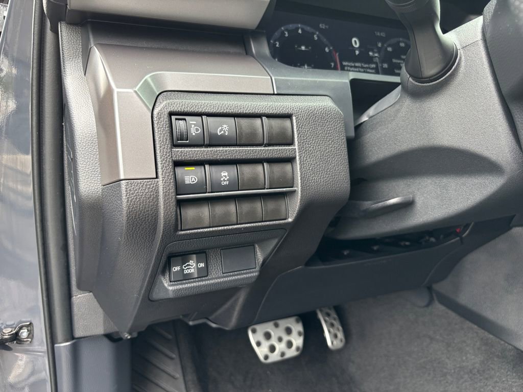 Used 2024 Toyota Tacoma TRD Sport AWD/4WD image 23