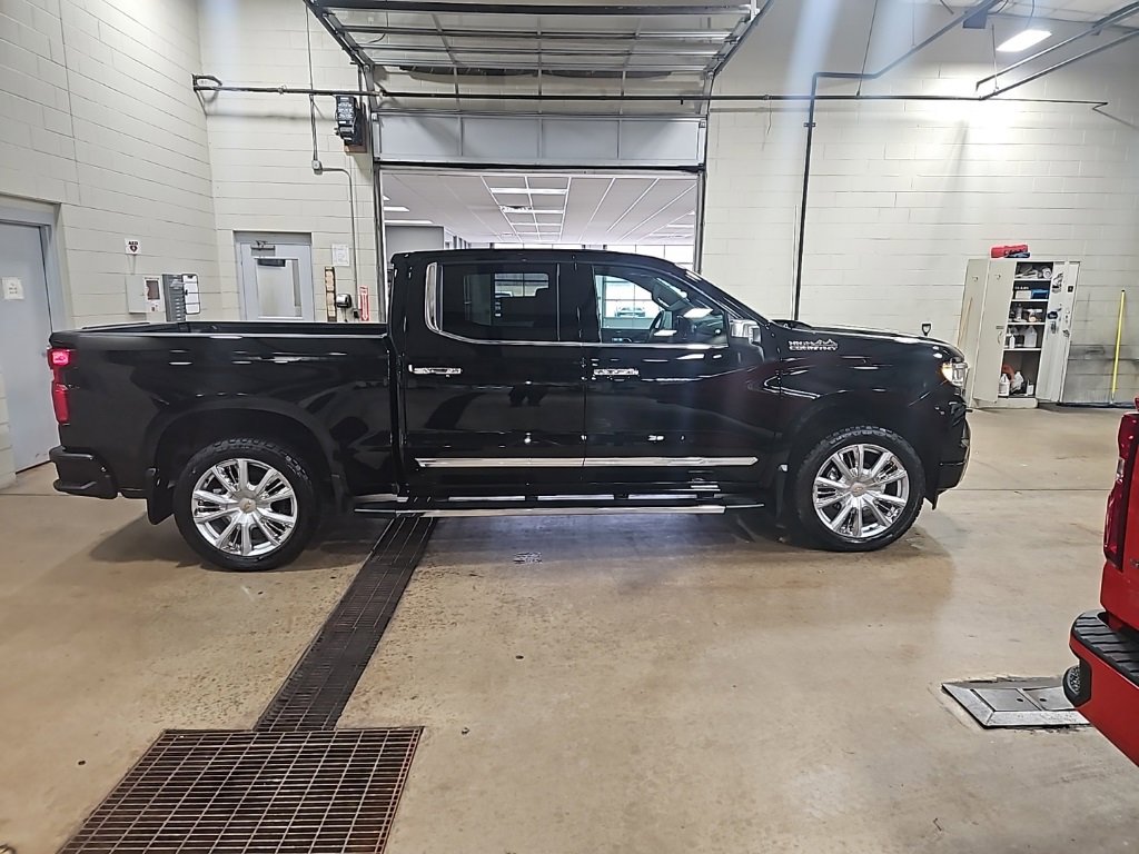 Used 2024 Chevrolet Silverado 1500 High Country w/ High Country Premium Package image 8