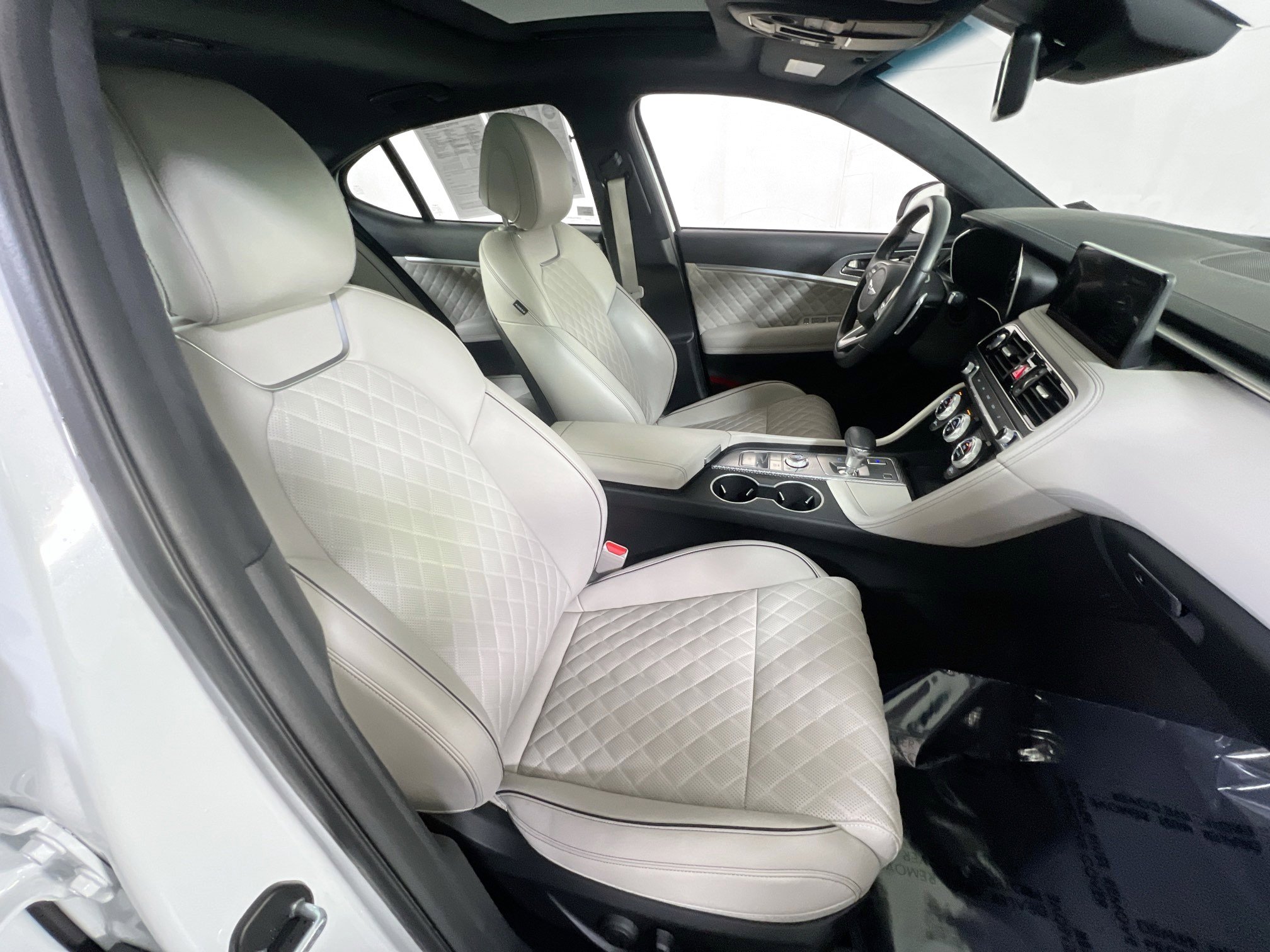 Used 2023 Genesis G70 3.3T w/ Sport Prestige Package image 29