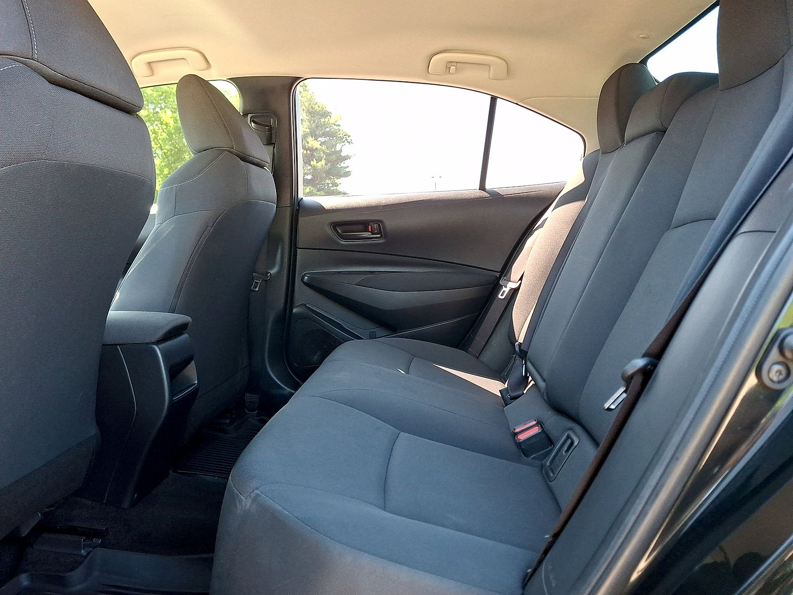 Used 2022 Toyota Corolla LE w/ LE Convenience Package FWD image 19