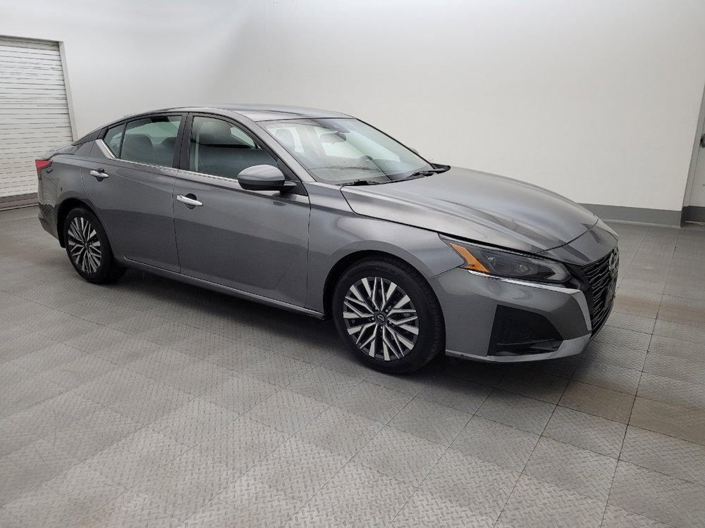 Used 2023 Nissan Altima 2.5 SV FWD image 11