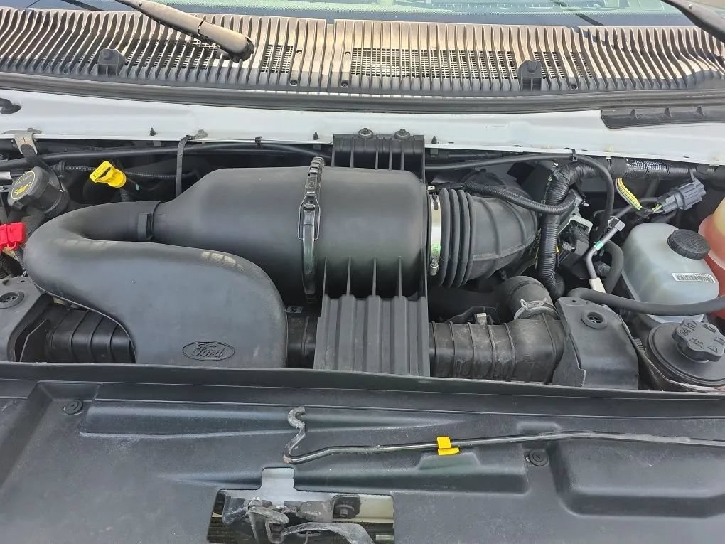 Used 2018 Ford E-350 and Econoline 350 Super Duty w/ Power Windows & Locks Group RWD image 36