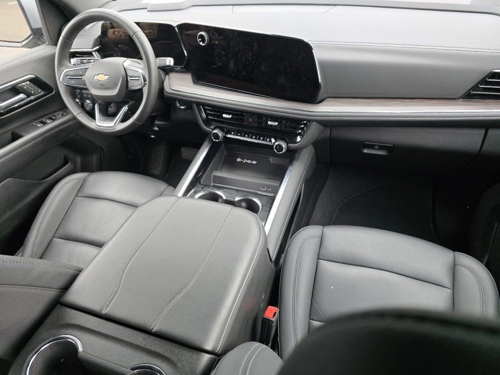 Used 2025 Chevrolet Tahoe LT image 17