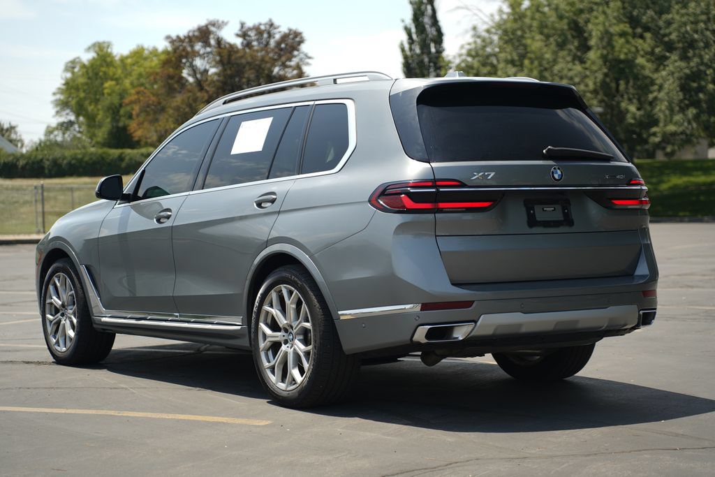 Used 2023 BMW X7 xDrive40i w/ Premium Package AWD/4WD image 3