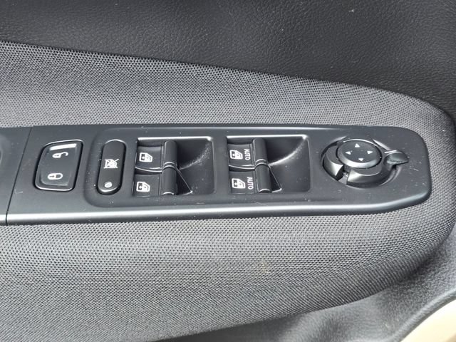 Used 2015 Jeep Renegade Sport w/ Power & Air Group AWD/4WD image 22