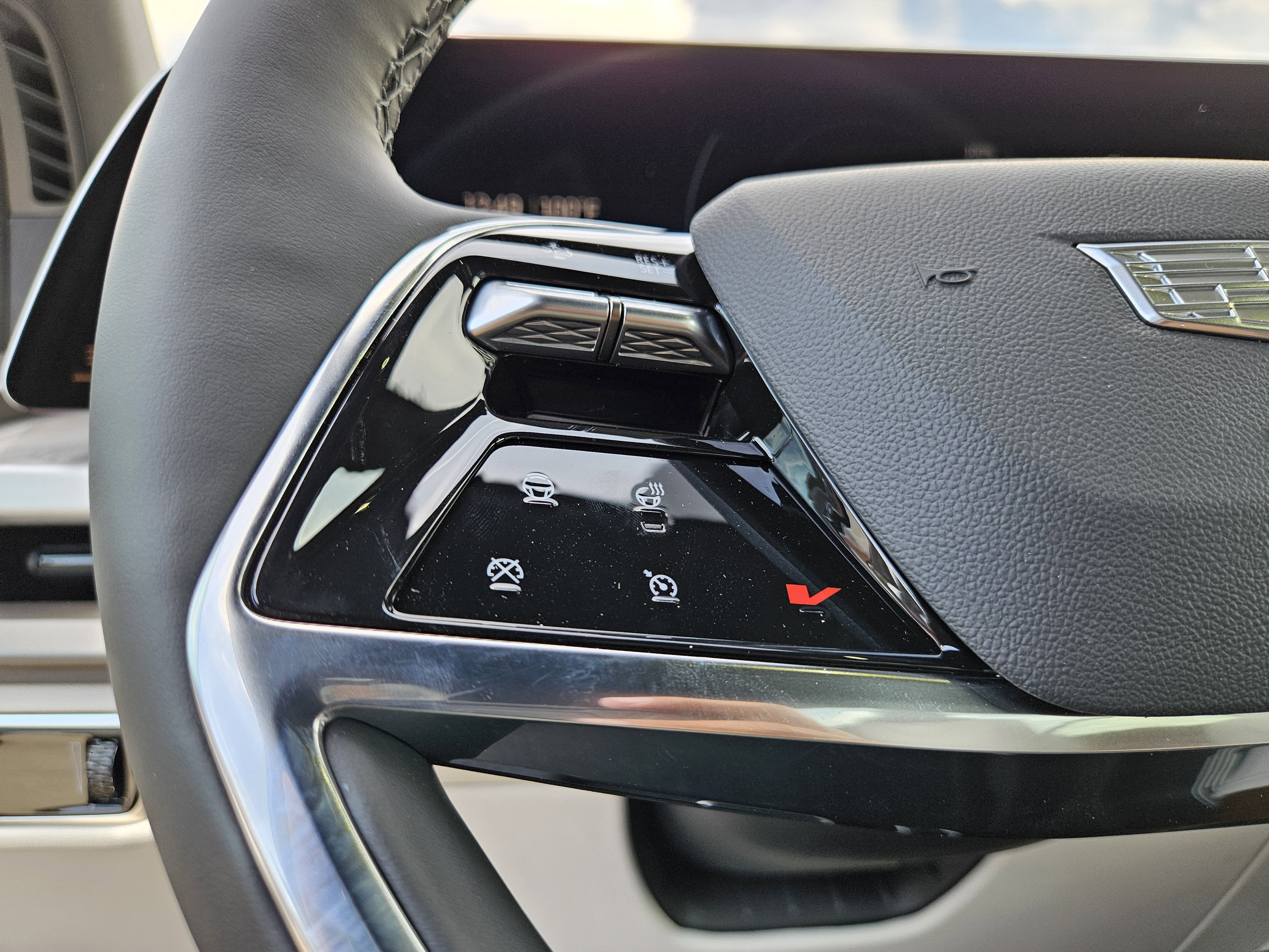 New 2026 Cadillac Vistiq Luxury w/ LPO, Floor Liner Package AWD/4WD image 31