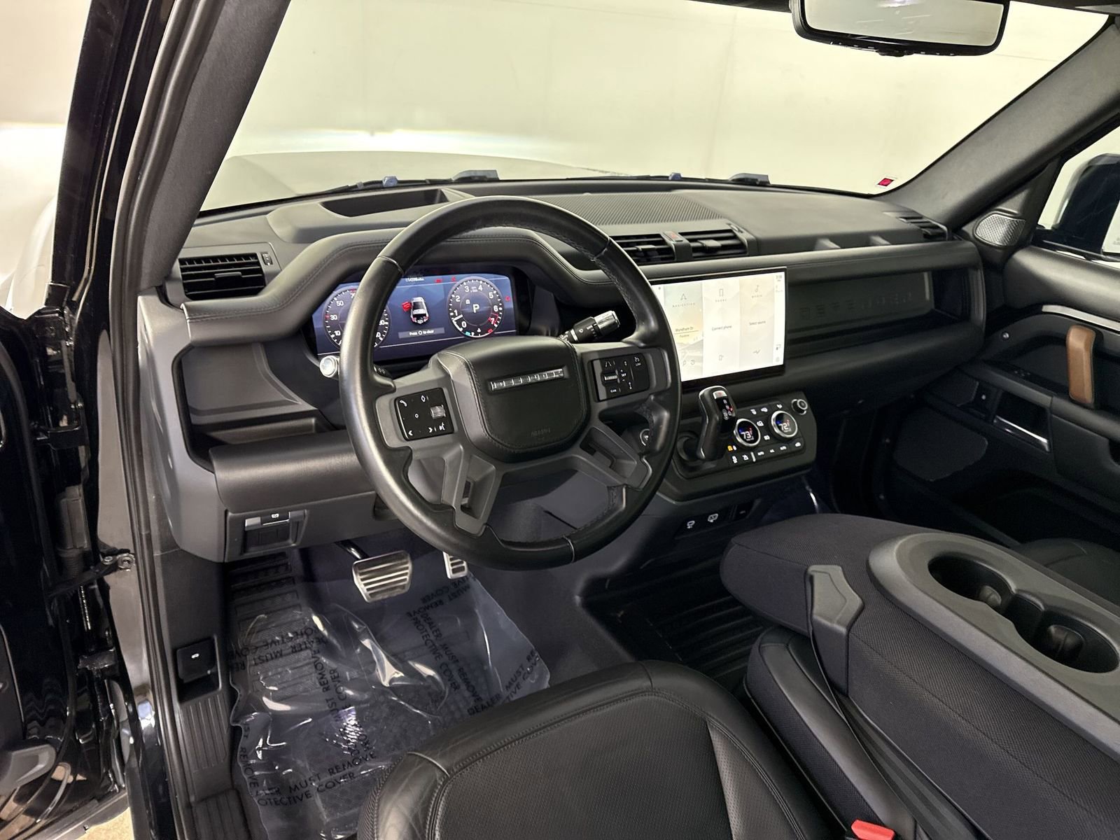Used 2022 Land Rover Defender 90 X AWD/4WD image 23