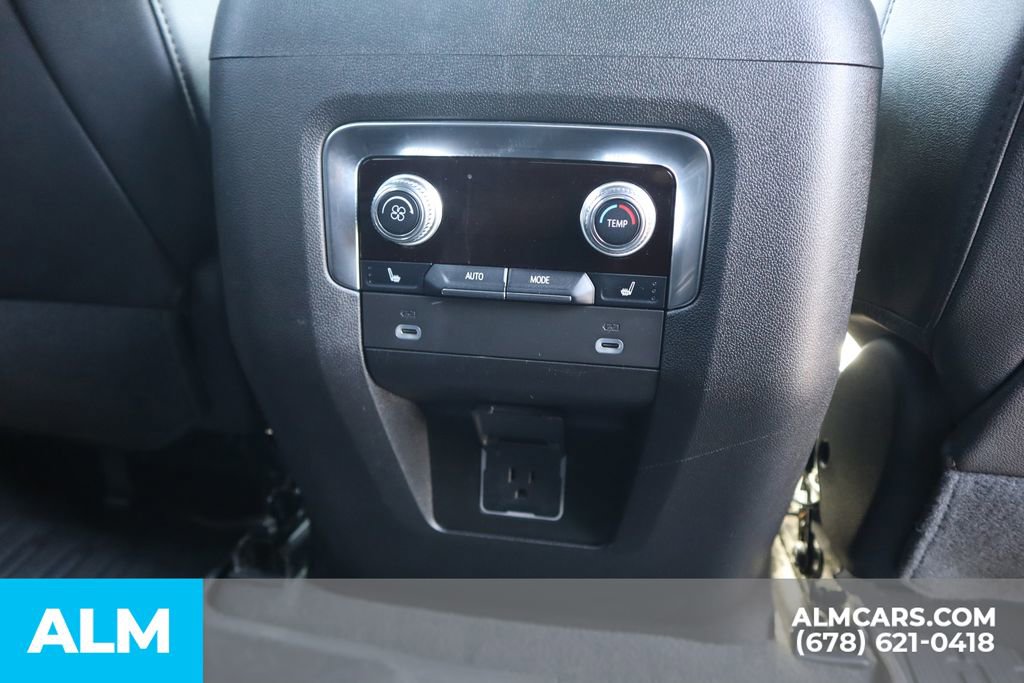 Used 2023 GMC Yukon SLT w/ SLT Premium Package AWD/4WD image 27