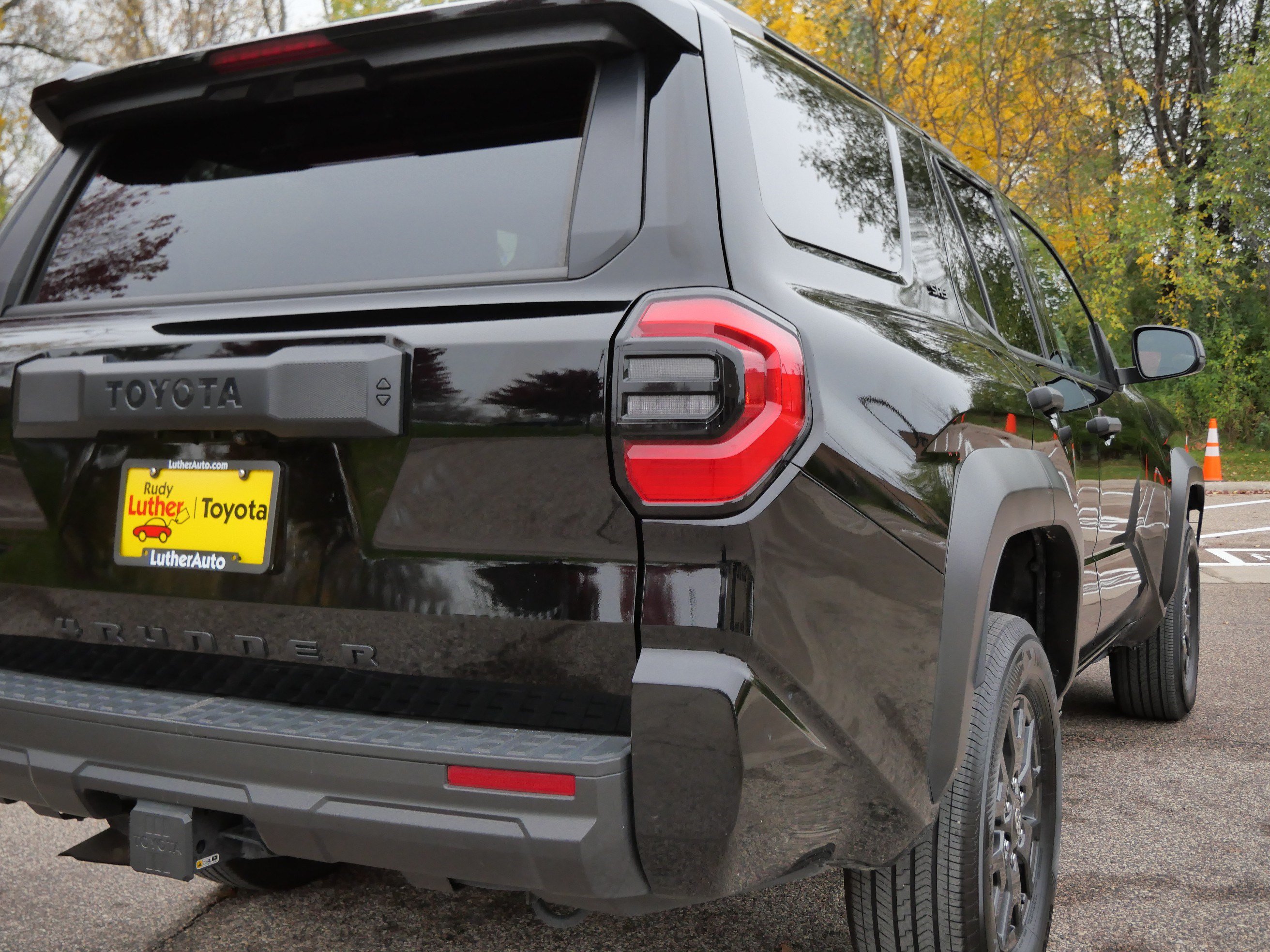 Certified 2026 Toyota 4Runner SR5 AWD/4WD image 18