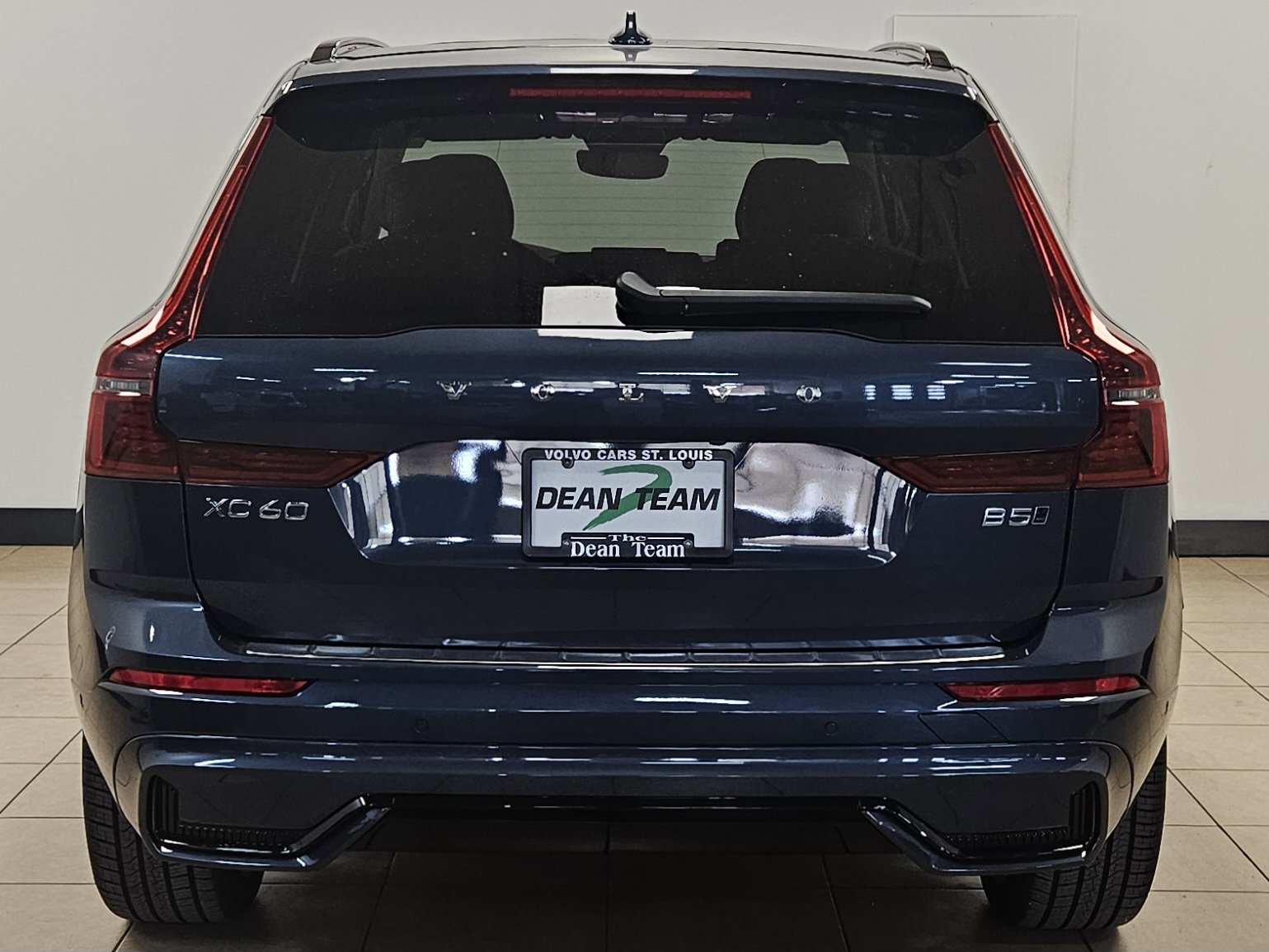 New 2026 Volvo XC60 B5 Ultra w/ Protection Package Premier image 9