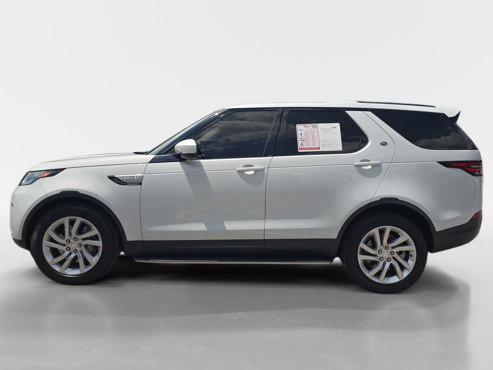 Used 2020 Land Rover Discovery HSE AWD/4WD image 2