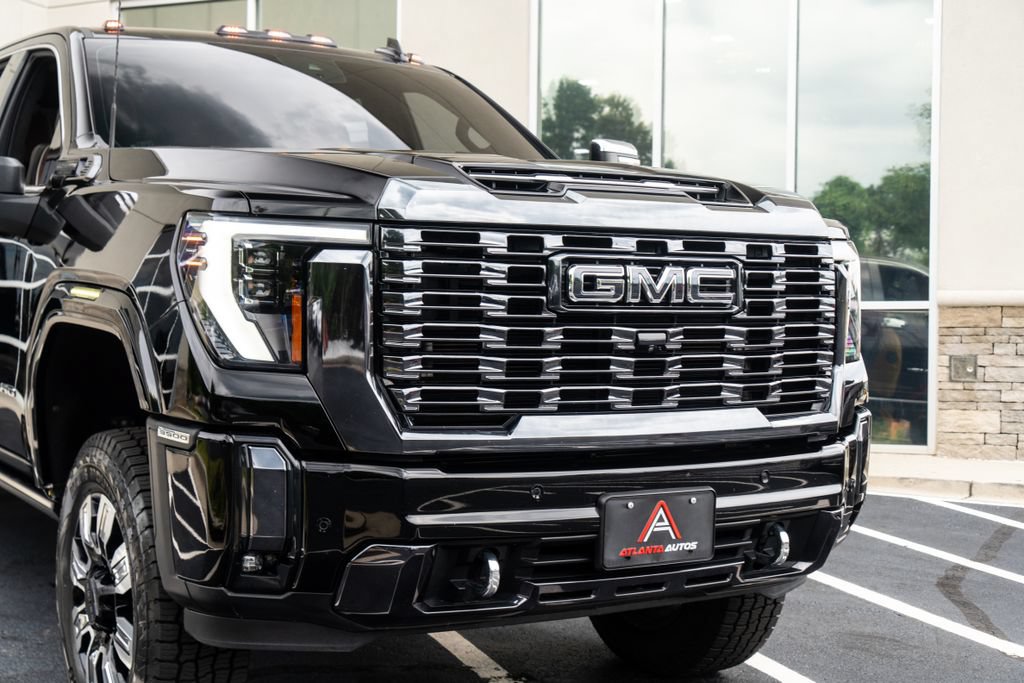 Used 2024 GMC Sierra 3500 Denali Ultimate AWD/4WD image 5