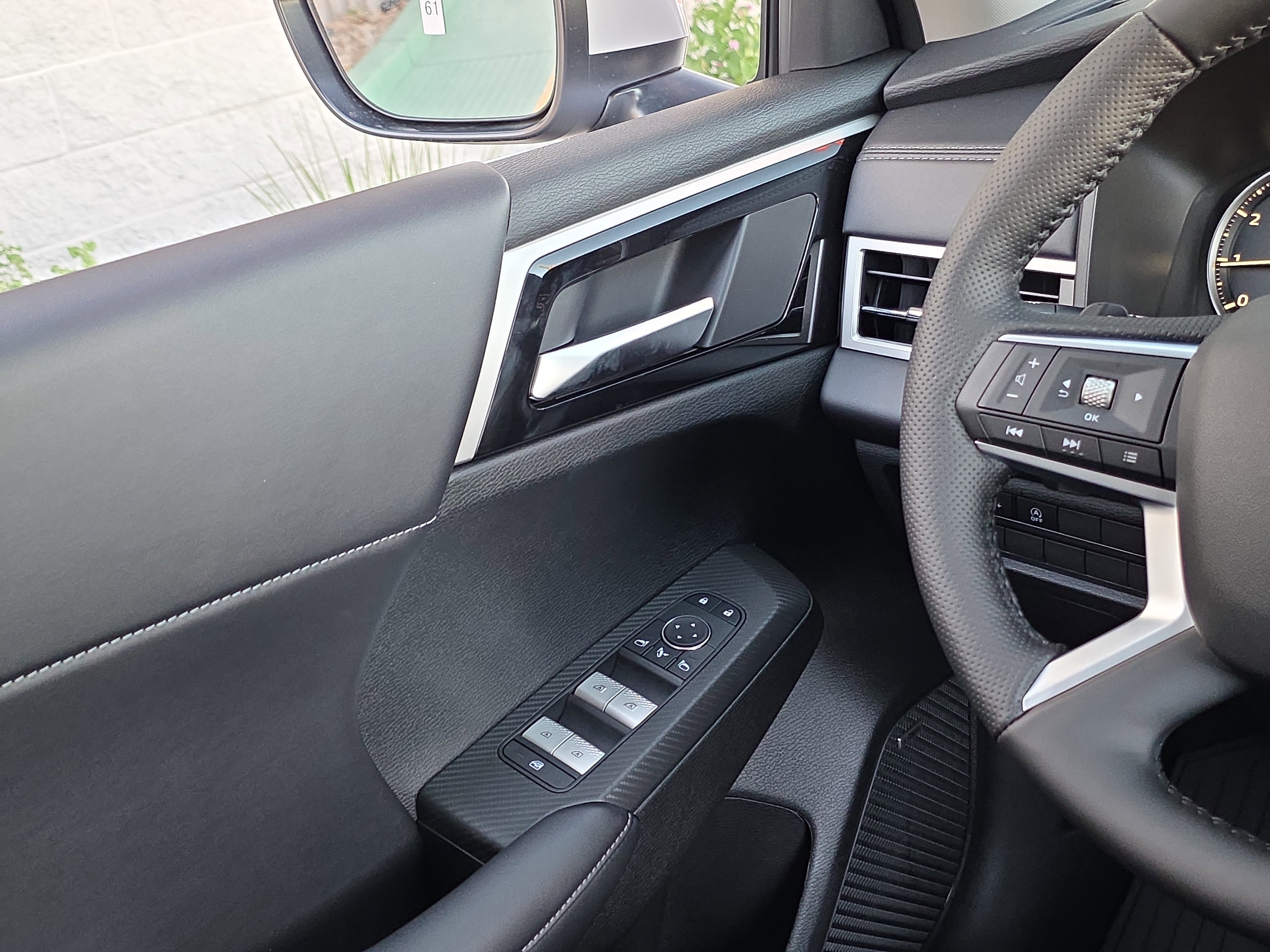 New 2026 Mitsubishi Outlander SE image 25