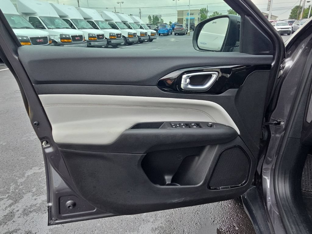 Used 2024 Jeep Compass Limited AWD/4WD image 19