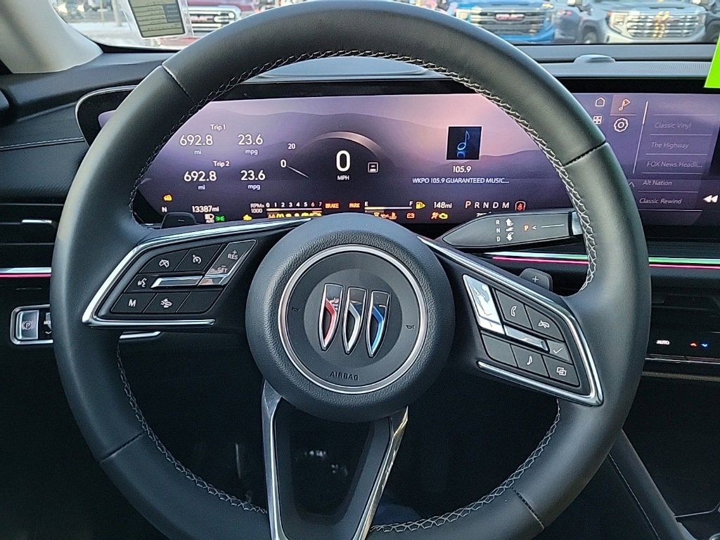 Used 2025 Buick Envision Preferred image 9