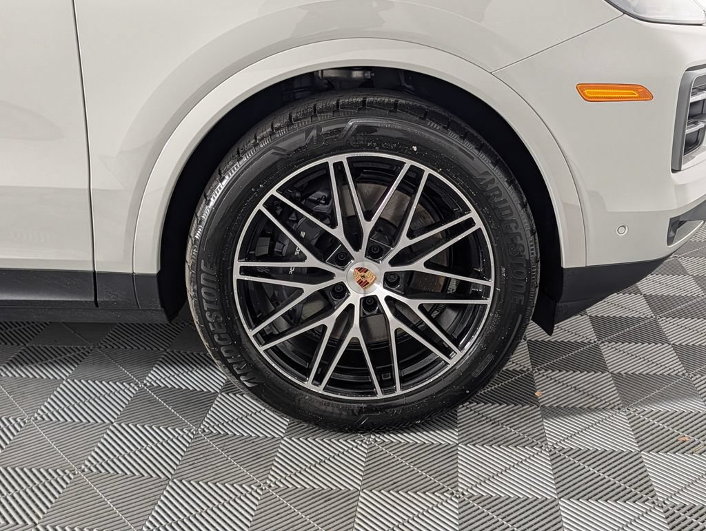 New 2026 Porsche Cayenne Coupe AWD/4WD image 14