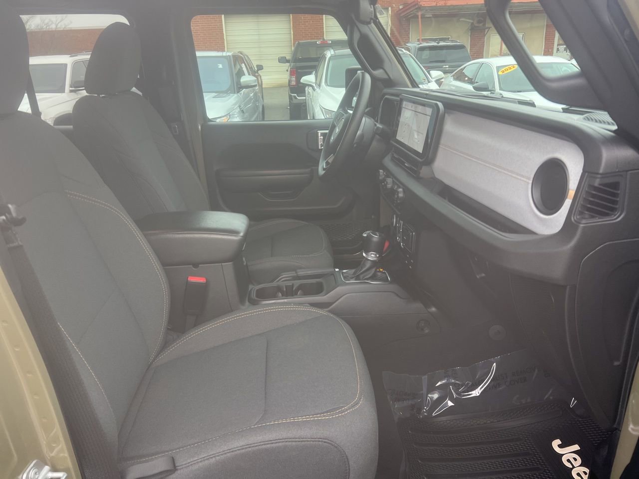 Used 2025 Jeep Gladiator Nighthawk image 23