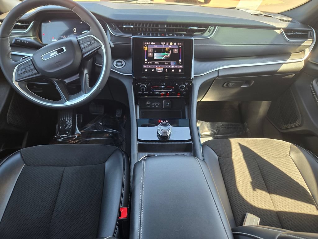 Used 2023 Jeep Grand Cherokee L Laredo AWD/4WD image 11