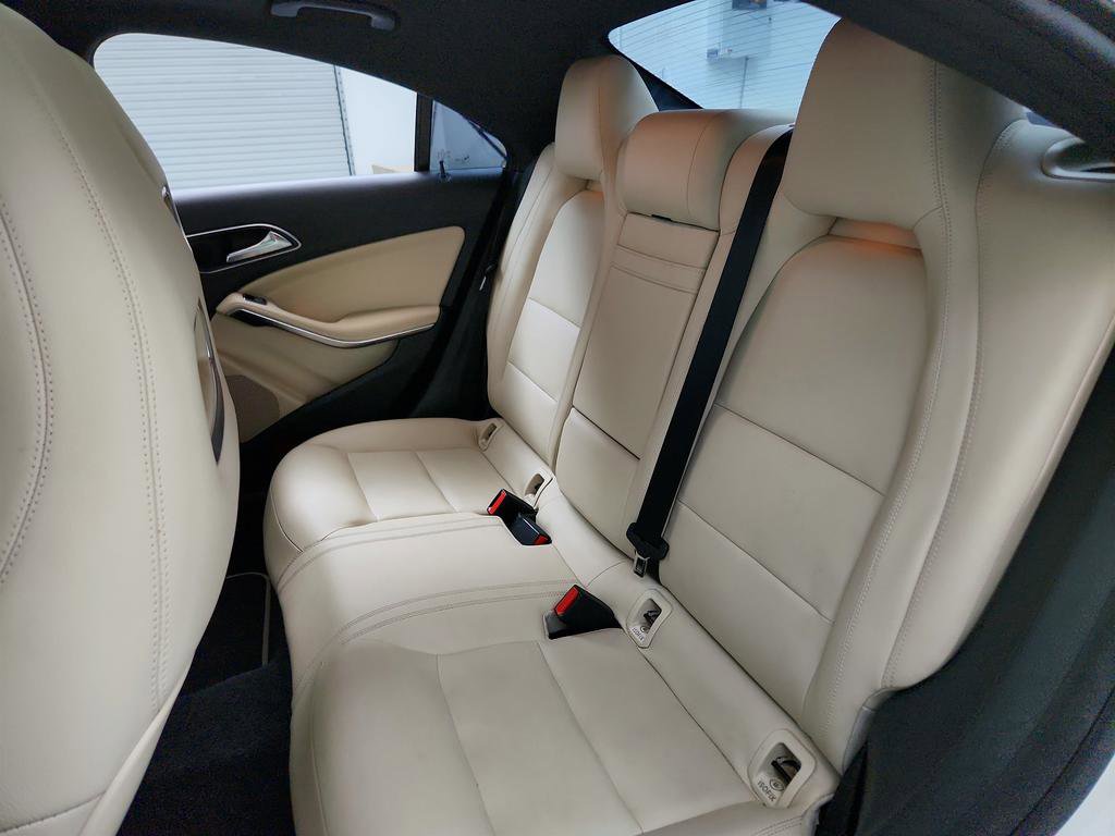 Used 2015 Mercedes-Benz CLA 250 image 21