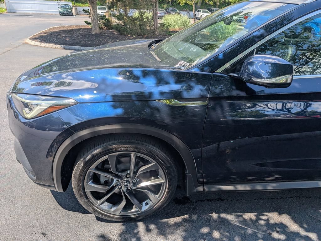 Used 2019 INFINITI QX50 Essential w/ Sensory Package AWD/4WD image 2