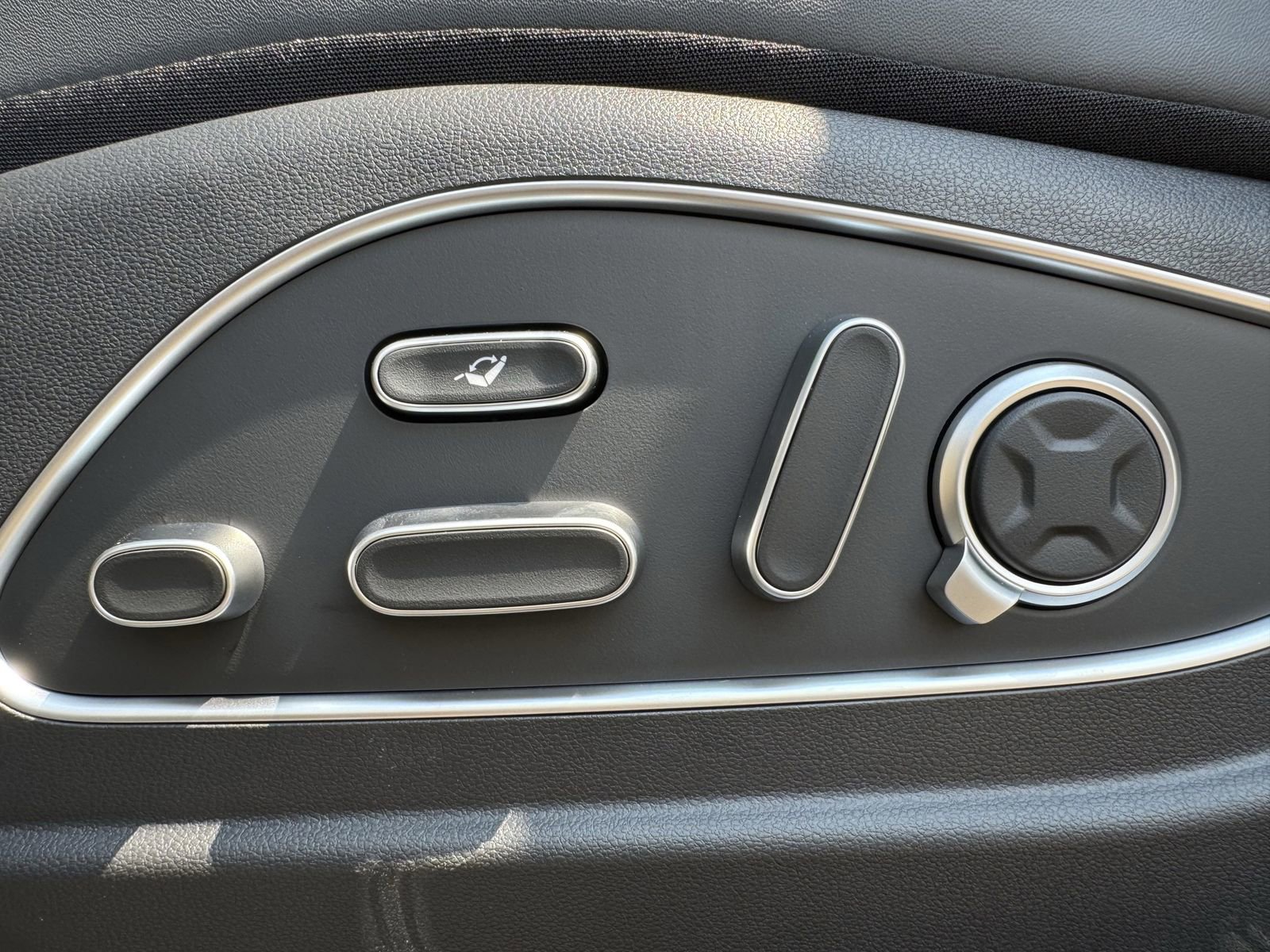 Certified 2026 Hyundai Palisade Calligraphy FWD image 29