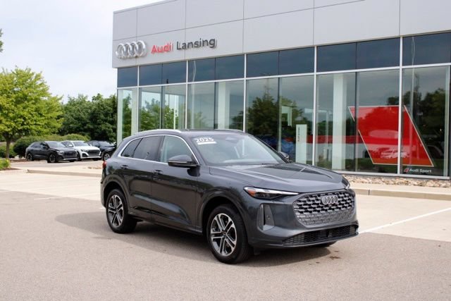 Used 2025 Audi Q5 Premium w/ Convenience Package AWD/4WD image 1