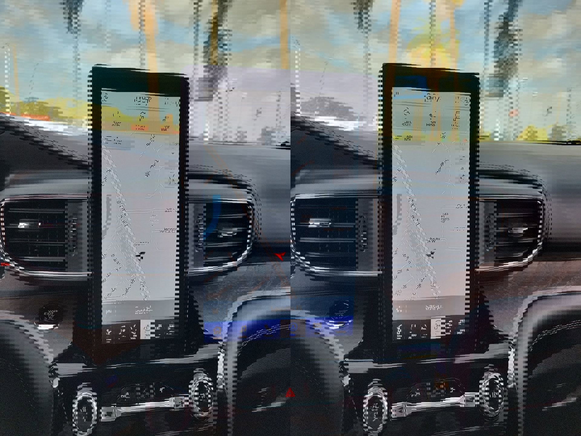 Used 2023 Ford Explorer Platinum w/ Technology Package image 25