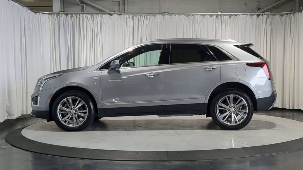 Used 2025 Cadillac XT5 Premium Luxury AWD/4WD image 6