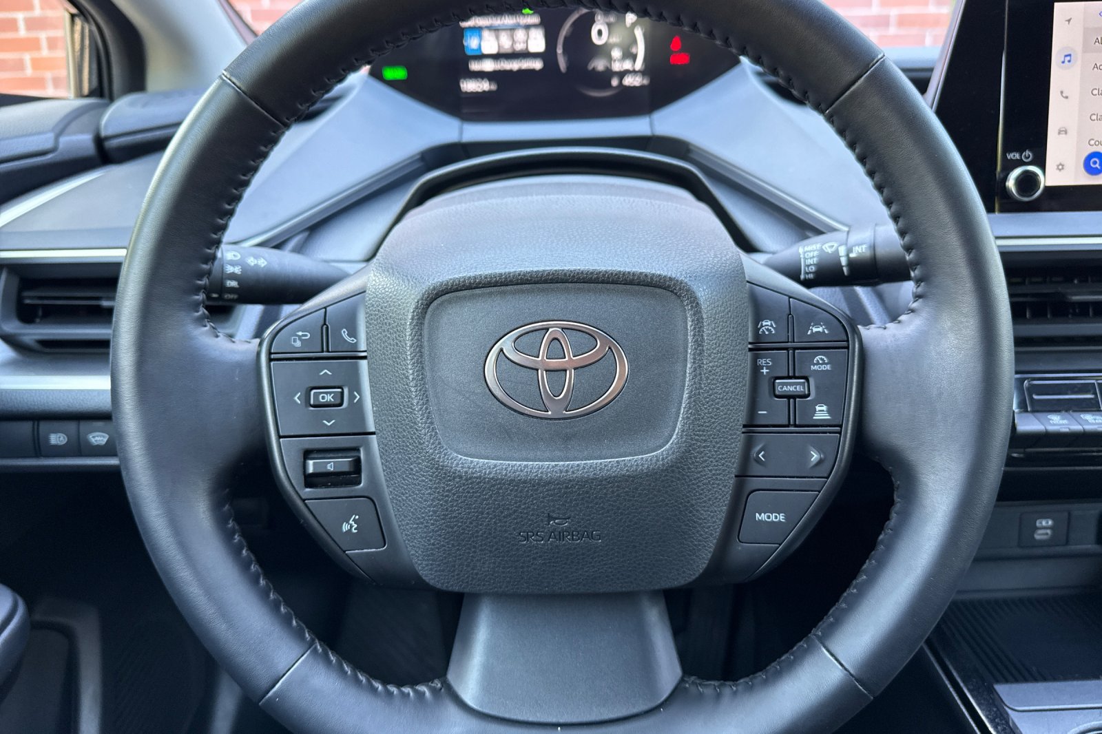 Used 2025 Toyota Prius LE FWD image 27