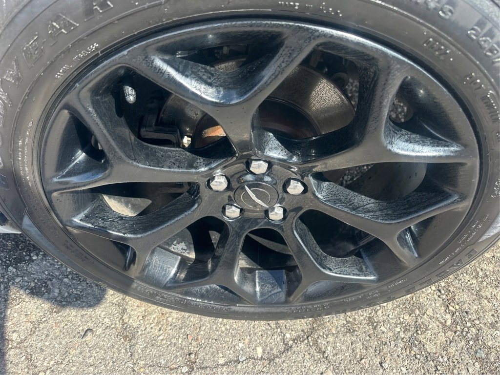 Used 2016 Chrysler 300 S image 19