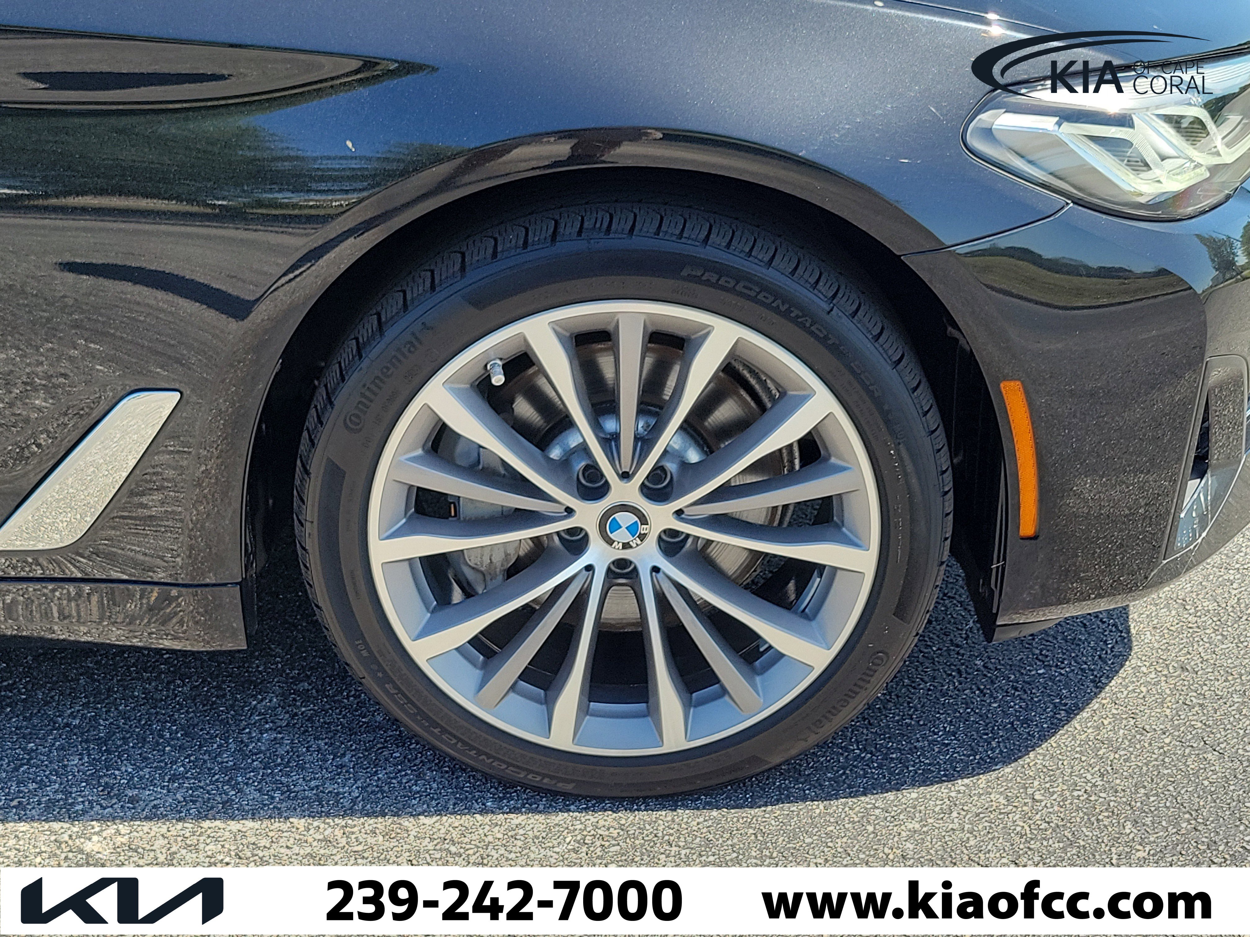 Used 2022 BMW 530i xDrive w/ Premium Package image 7