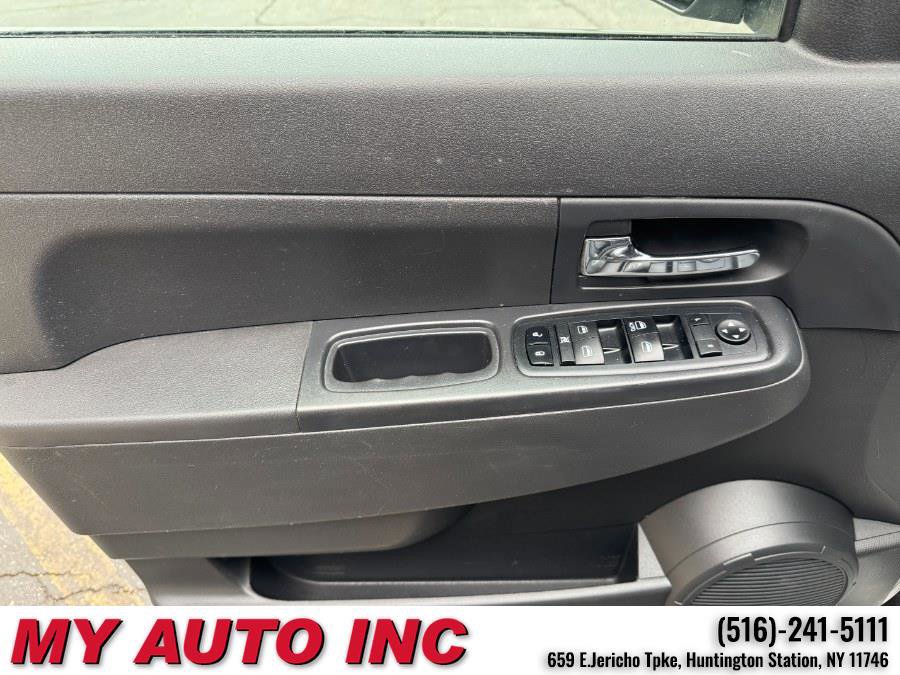 Used 2011 Jeep Liberty Sport image 23