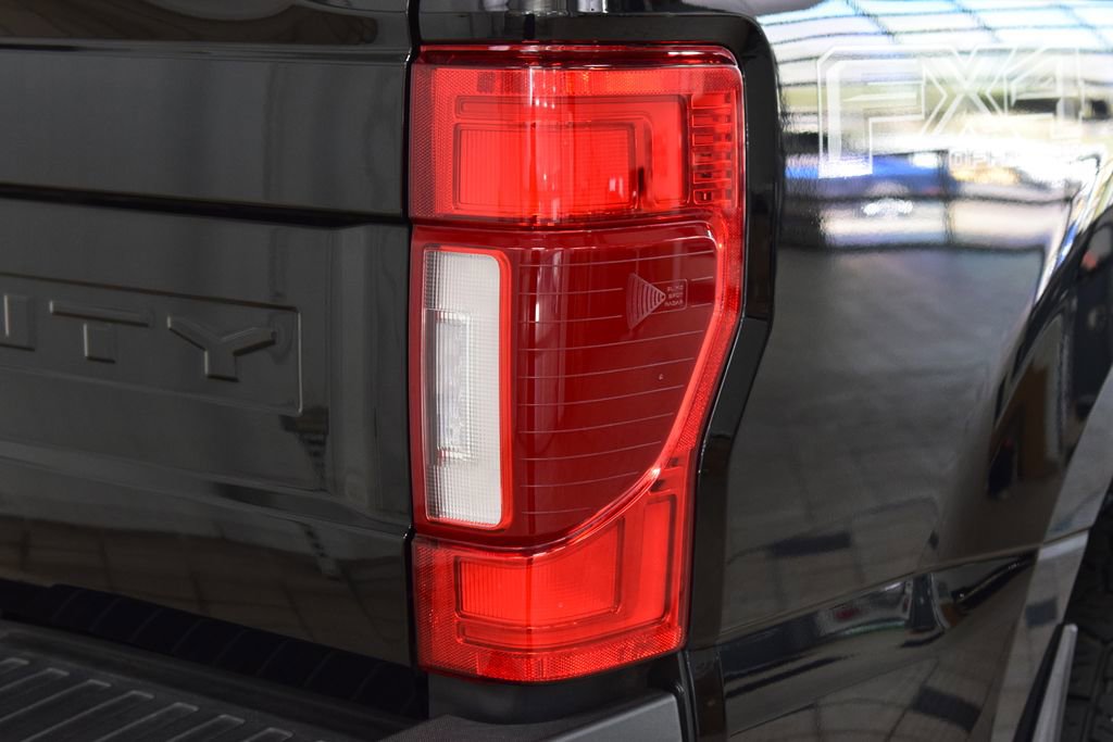 Used 2022 Ford F350 Lariat w/ Black Appearance Package image 17