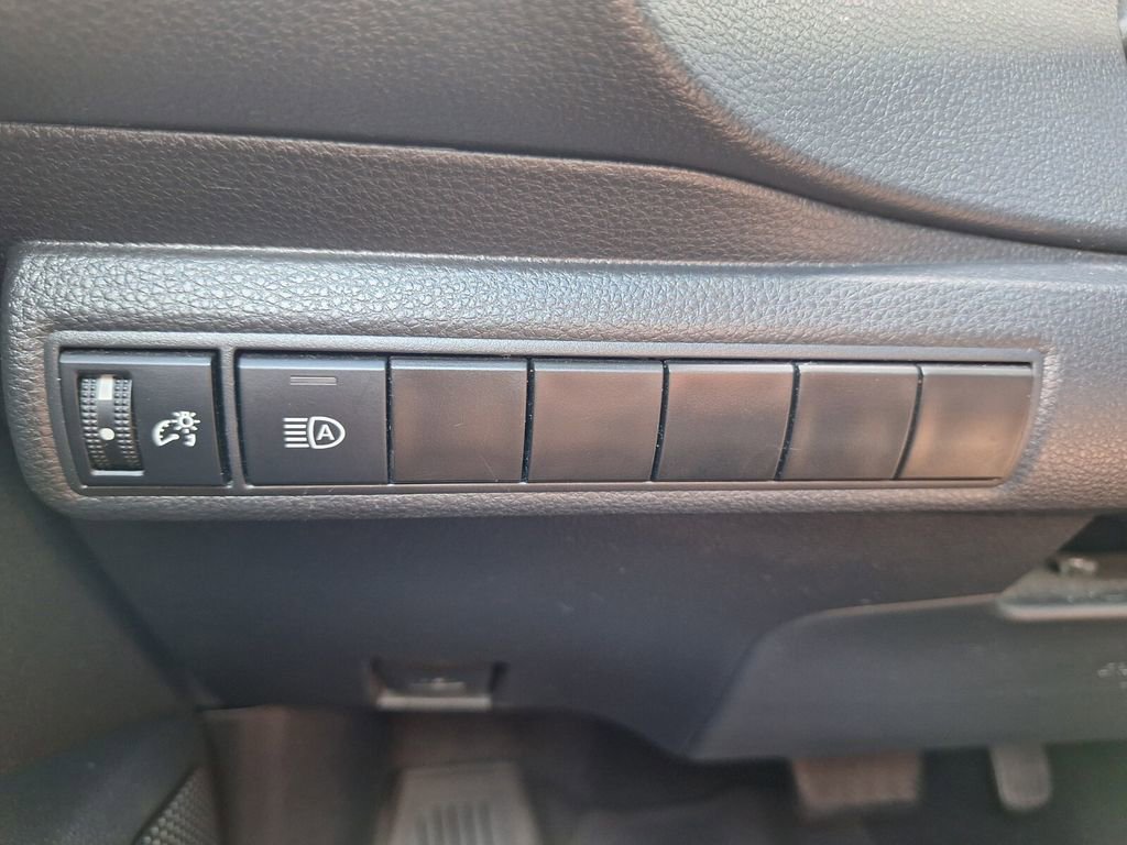 Used 2023 Toyota Corolla LE image 12