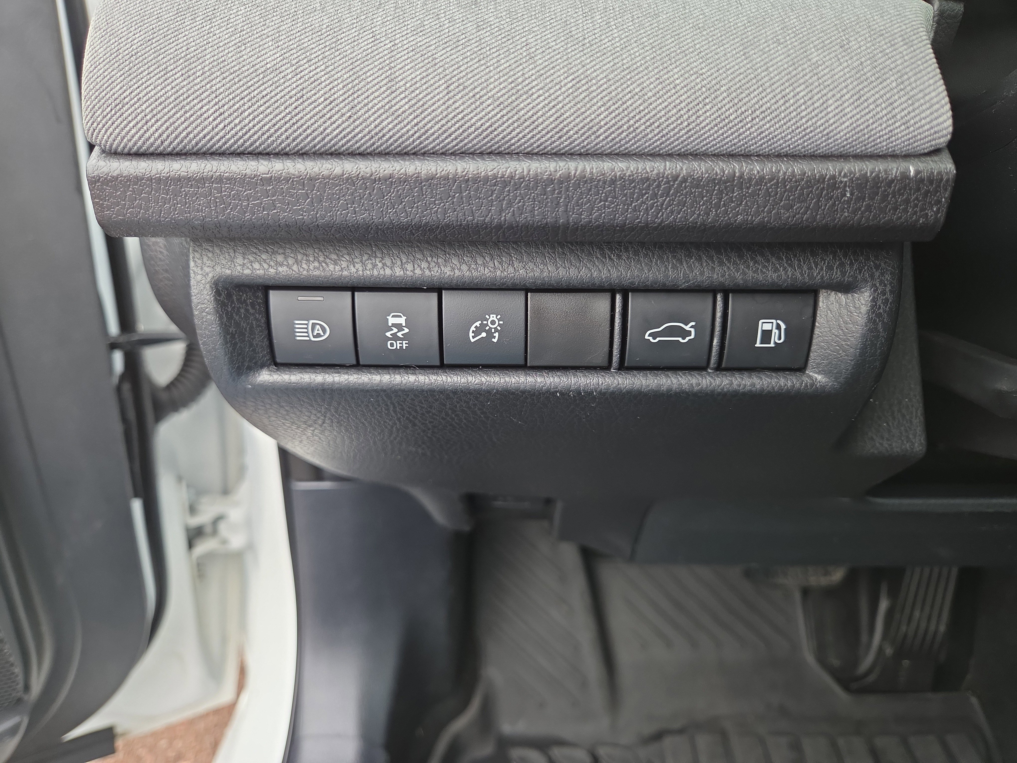 Certified 2025 Toyota Camry LE w/ Convenience Package image 28