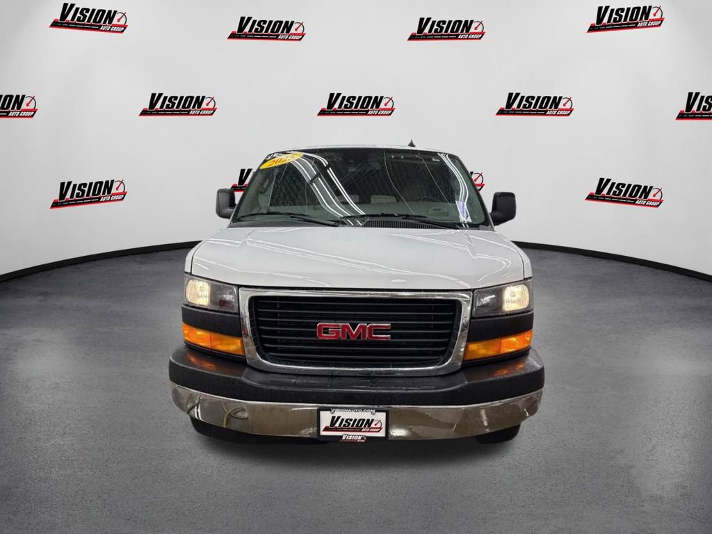 Used 2025 GMC Savana 3500 LT w/ LT Preferred Equipment Group image 2