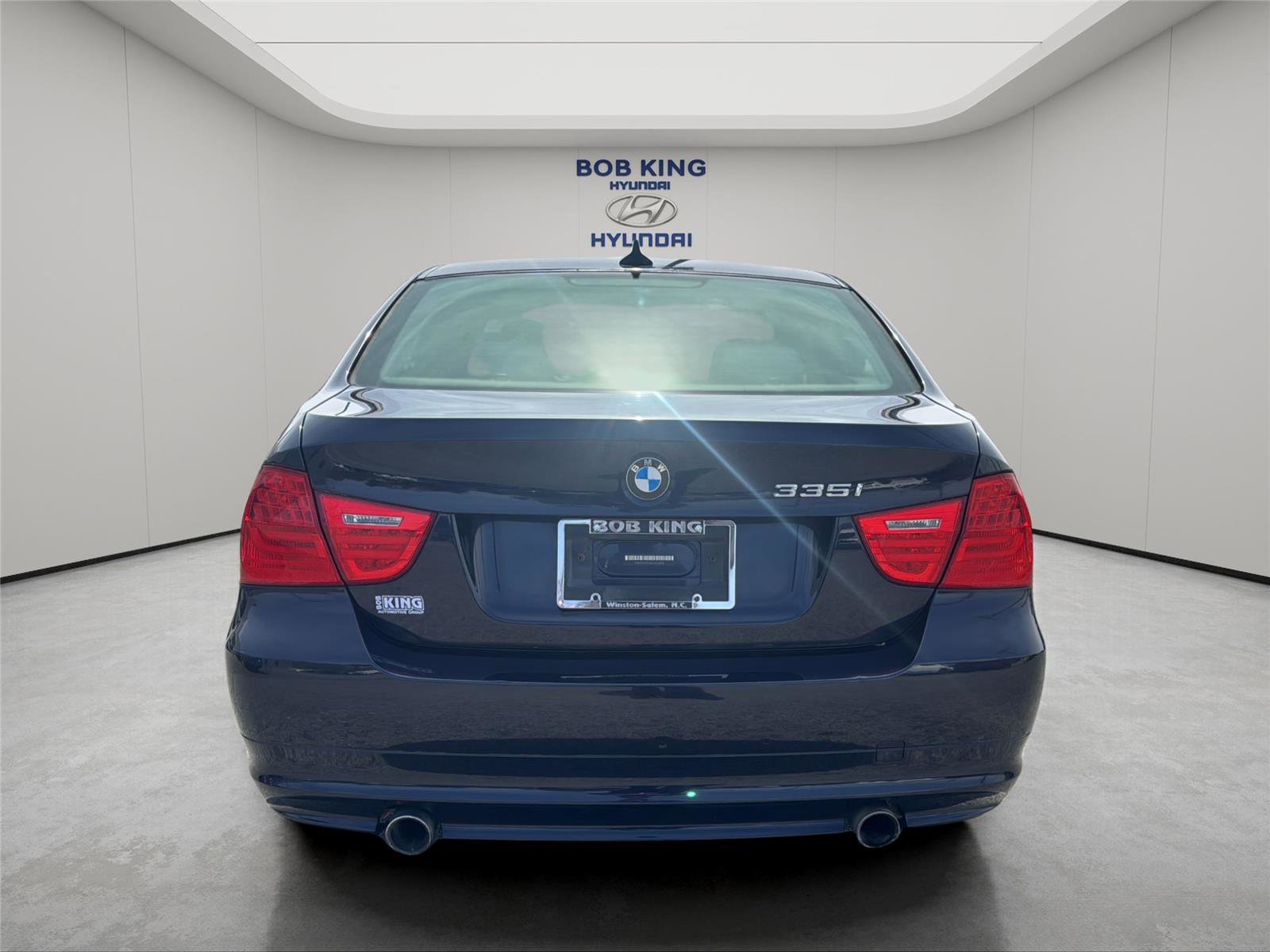 Used 2010 BMW 335i Sedan image 4