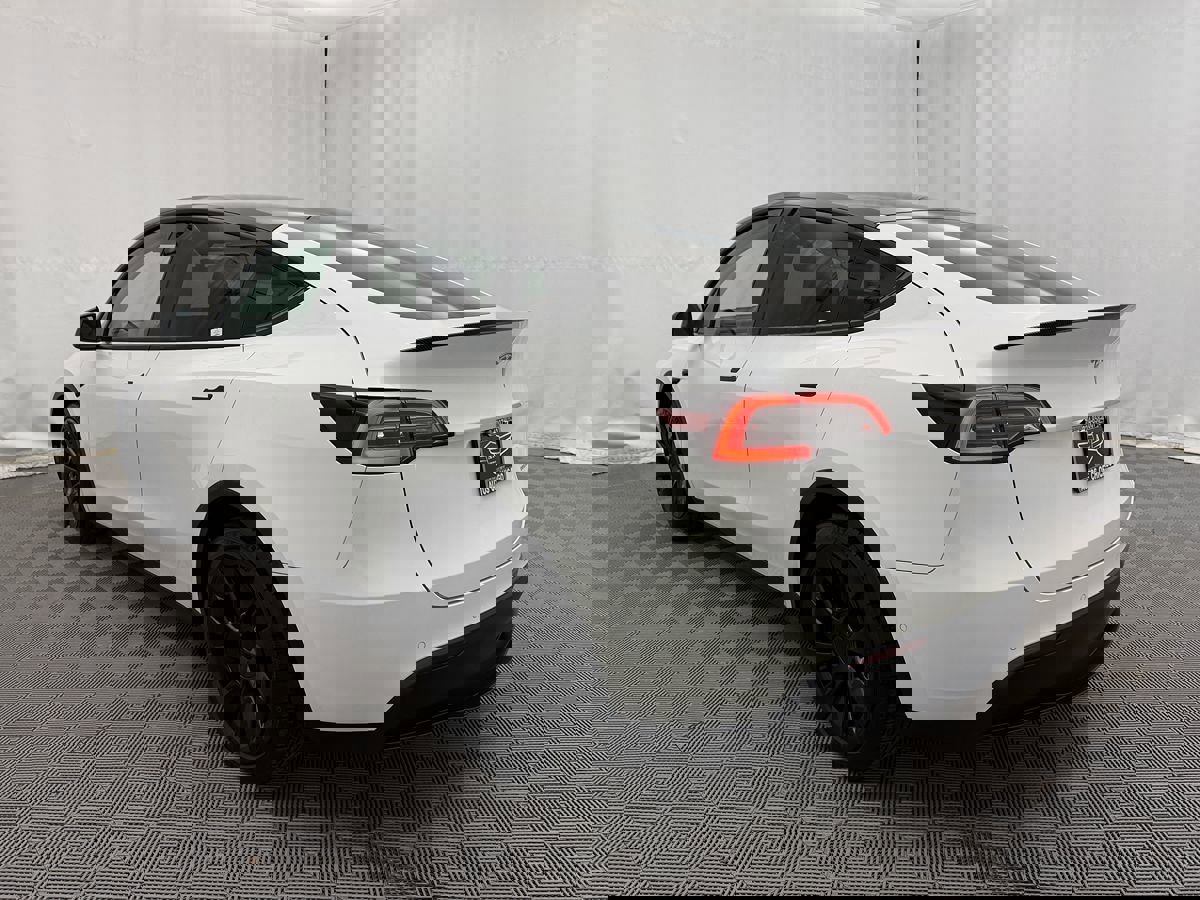 Used 2020 Tesla Model Y Long Range image 7