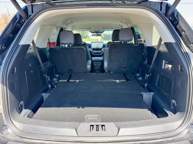 Used 2025 Ford Explorer Active w/ Active Comfort Package AWD/4WD image 6