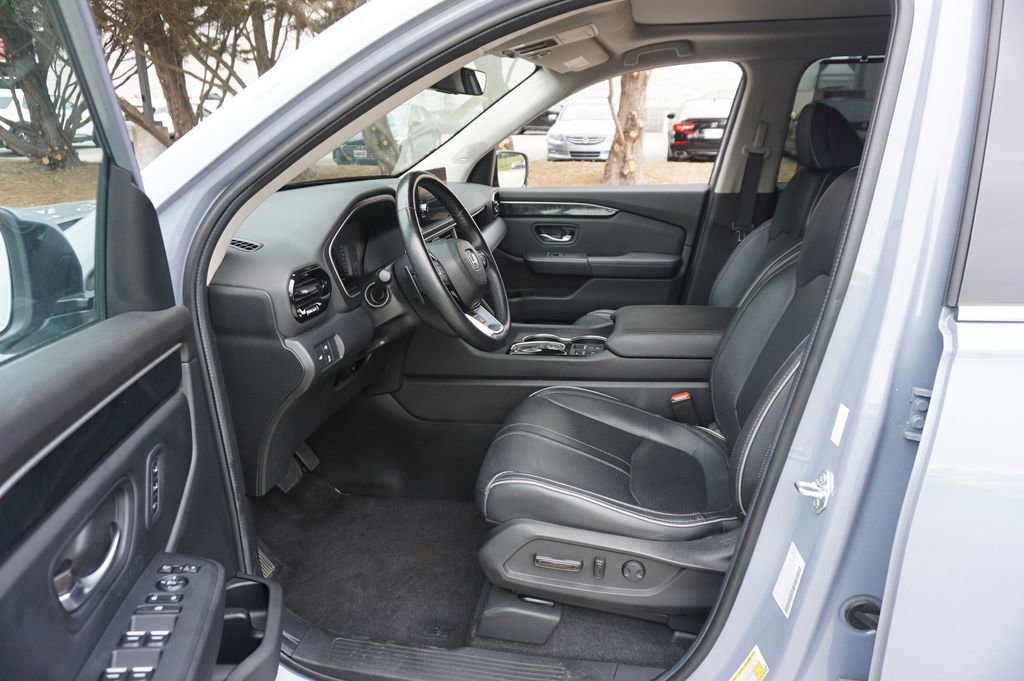Used 2024 Honda Pilot Elite image 2