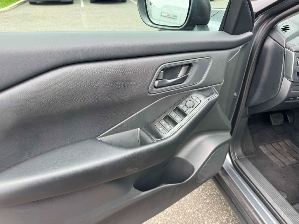 Used 2026 Nissan Rogue S AWD/4WD image 18