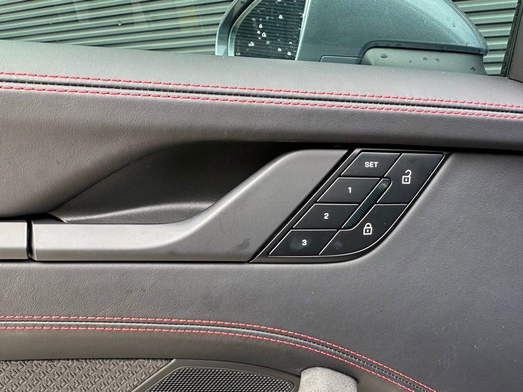 Used 2025 Porsche 911 Carrera GTS image 16