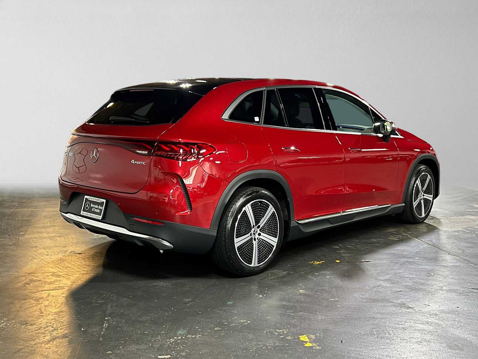 Used 2026 Mercedes-Benz EQE 320 4MATIC SUV image 4