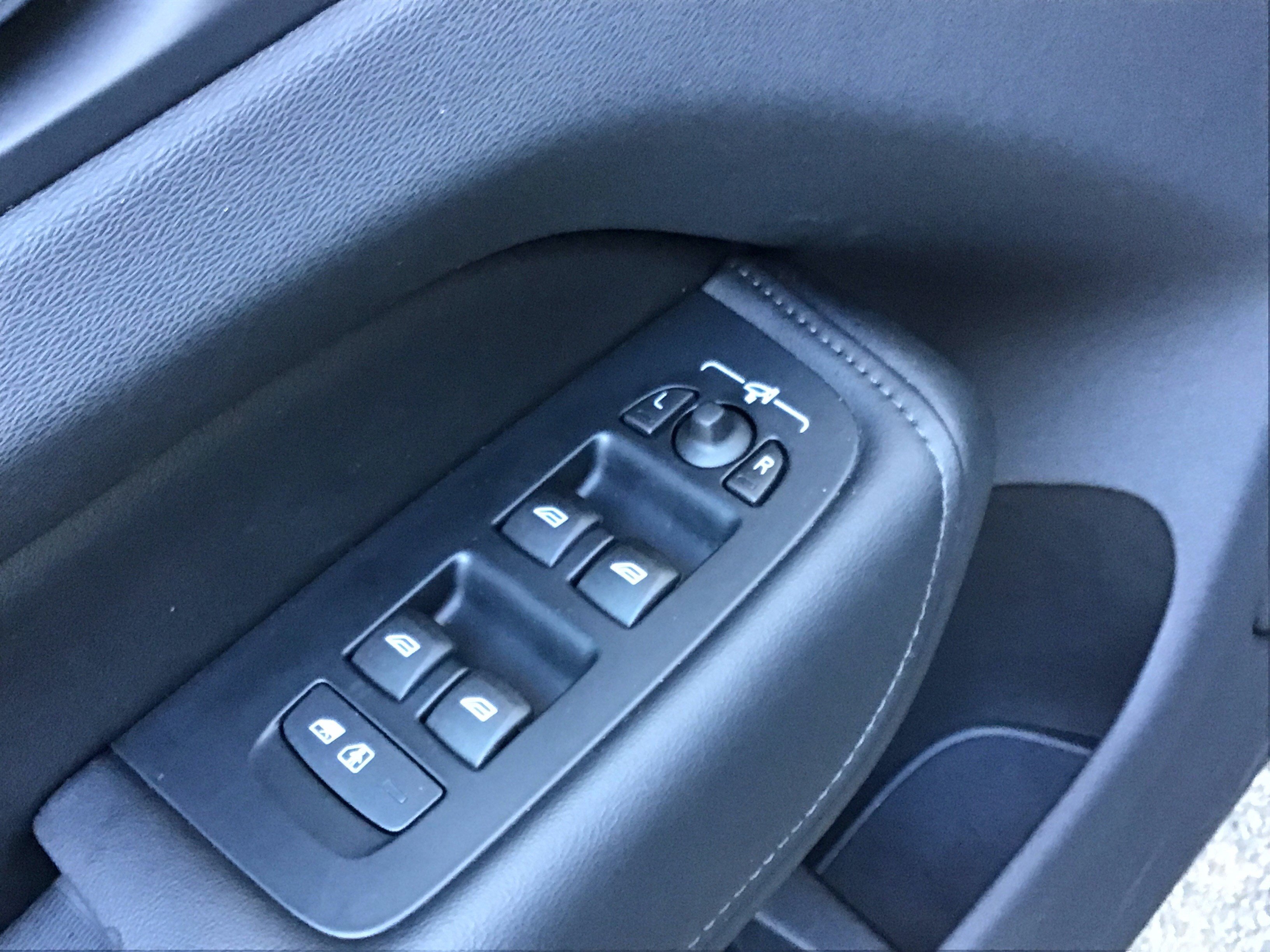 Certified 2025 Volvo XC60 B5 Plus image 14