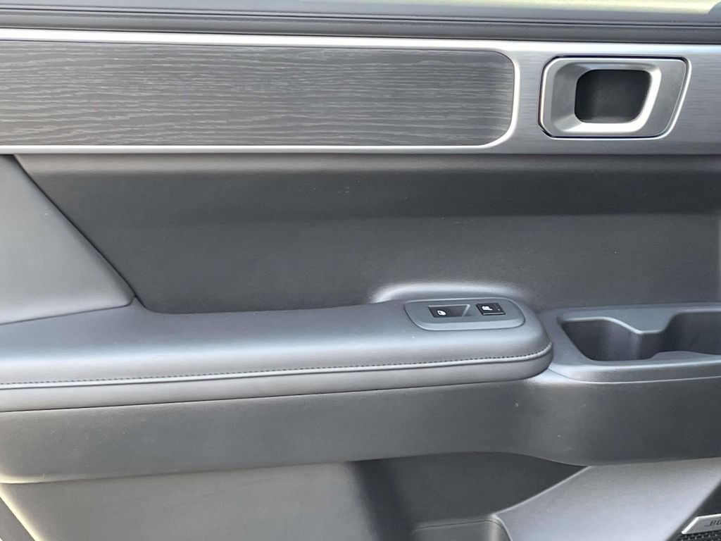 Certified 2025 Hyundai Santa Fe Limited FWD image 11