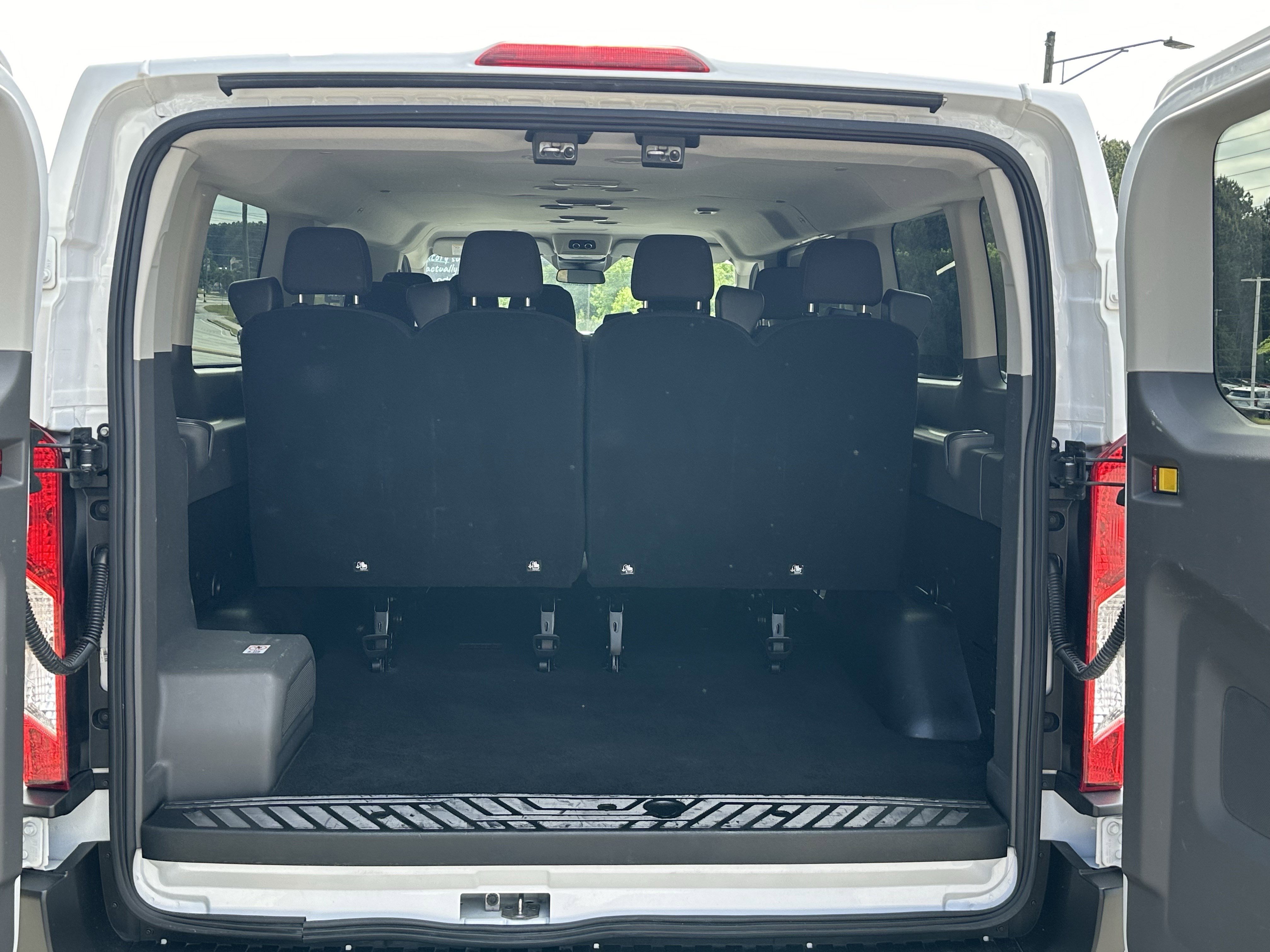 Used 2023 Ford Transit 350 XLT RWD image 21