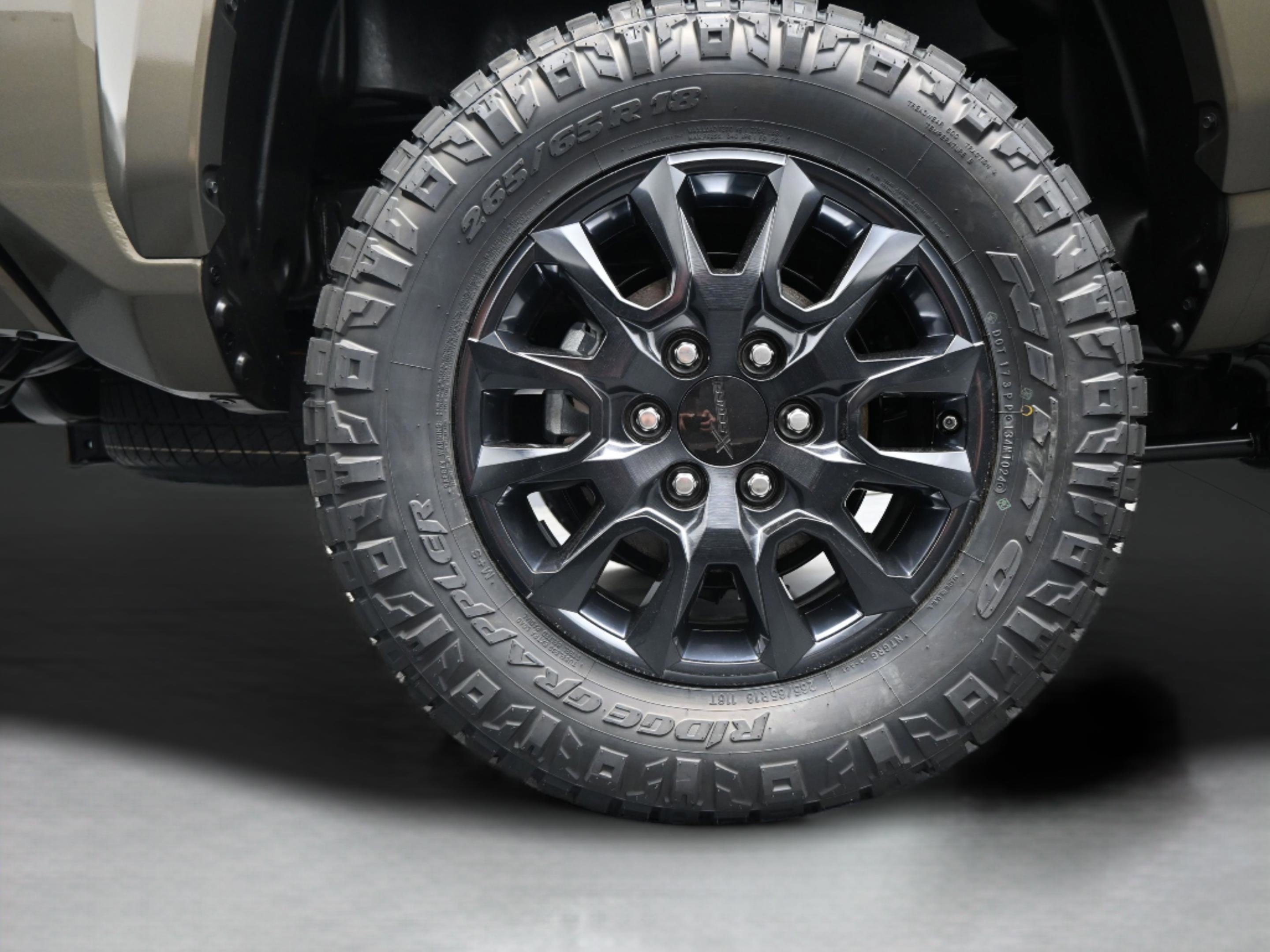 Used 2025 Toyota Tacoma TRD Sport w/ TRD Sport Upgrade Package RWD image 34