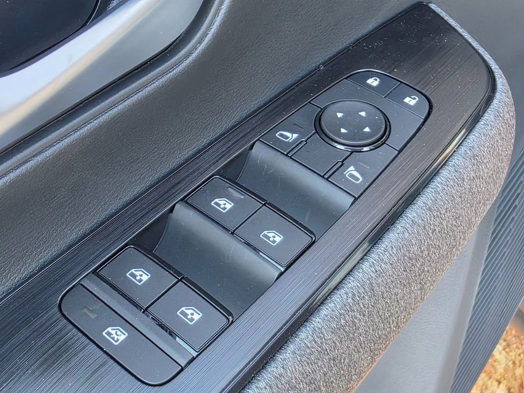 New 2026 Nissan Kicks SV image 16