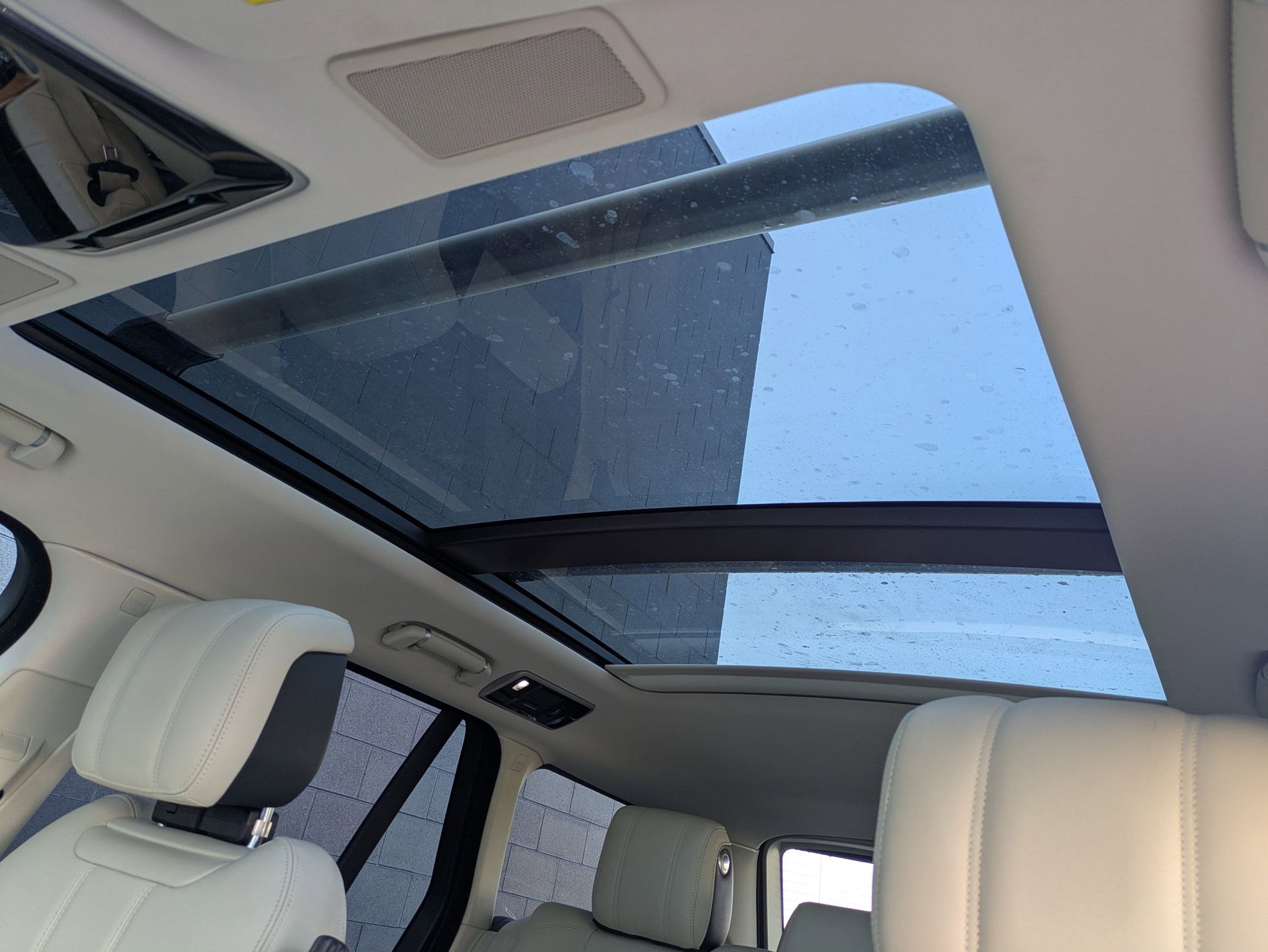 Used 2020 Land Rover Range Rover HSE image 20